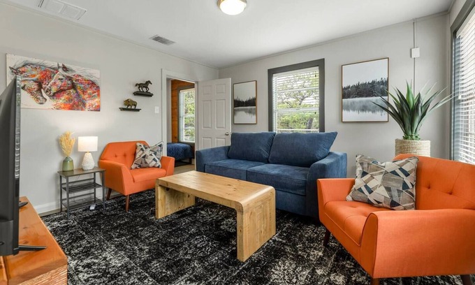 College Station Apartment | Ideal Durango Getaway: Steps from Texas A&M & Pet Friendly