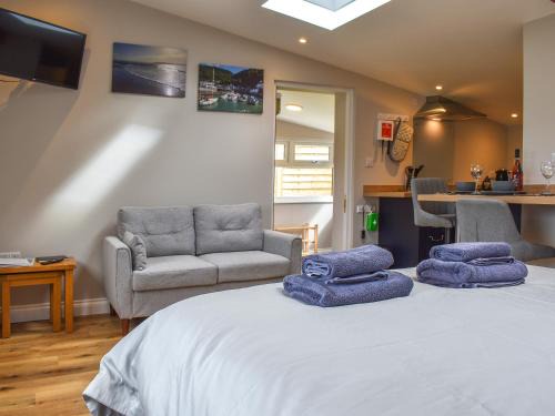 Lynton House | Pet-Friendly Durcombe Water Annexe: Guest Rated 10/10