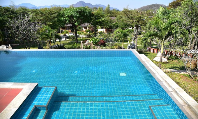 Nong Nam Daeng Hotel | Relax at Dusit Talai Resort with Pool & Family Amenities