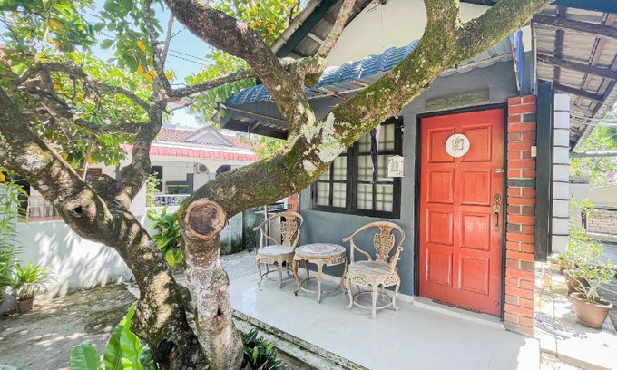 Bayan Lepas House | Family-Friendly Getaway at Dusun Indah Cottage 1