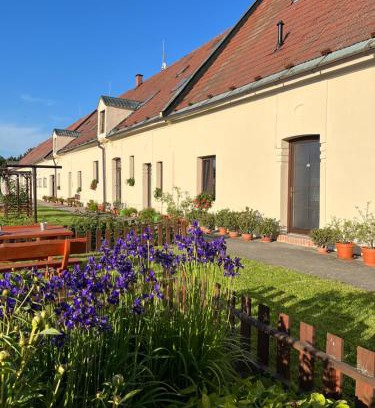 Mladec House | Pet-Friendly Dvůr Nové Zámky with Top Guest Ratings
