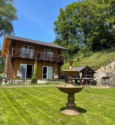 Pylypets Villa | Eco-Friendly Dva Braty with Hot Tub & Pet Friendly Stay