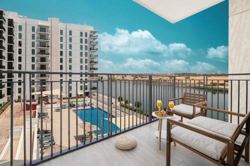 Abu Dhabi Apartment | DVH Luxe Retreats 2BR Yas Island by Ferrari World & Yas Mall