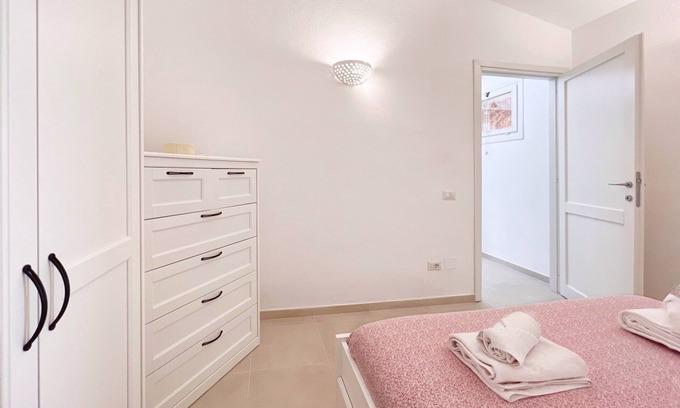 Sant'Elmo Apartment | Welcoming Dwelling Al0ta: Breakfast & Family-Friendly Stay