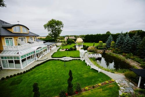 Koszewko Hotel | Discover Dworek Hetmanski: Highly Rated & Family-Friendly