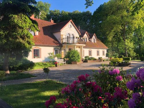 gmina Sianow House | Pet-Friendly Retreat at Dworek w Skibnie with Ocean Views