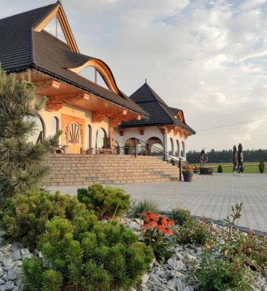 Czarny Dunajec Apartment | Discover Dworek za Gościńcem: Family-Friendly Getaway