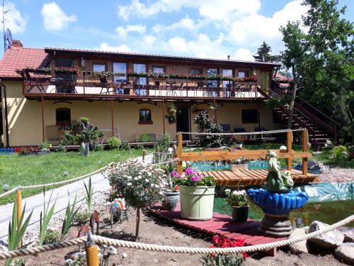 Western Pomerania Province House | Tranquil Dworska Zagroda with Ocean View & Pet-Friendly Stay
