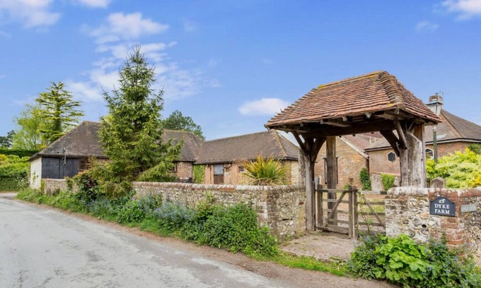 Clayton Apartment | Dyke Farm Barn: Relax in the South Downs National Park