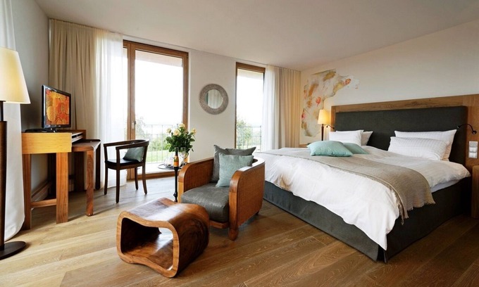 Gundholzen Apartment | Deluxe Room with Balcony and Breathtaking Lake Views