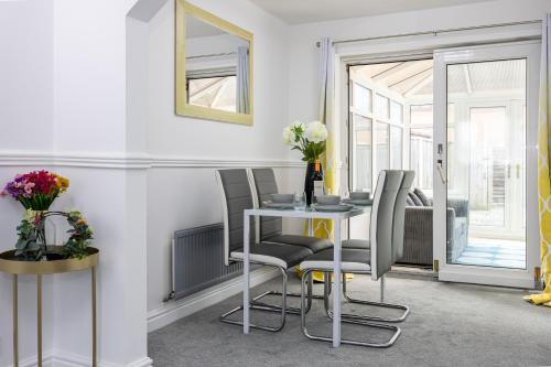 Blackburn House | Cozy Stay at The Worker’s Nest - Family-Friendly Retreat