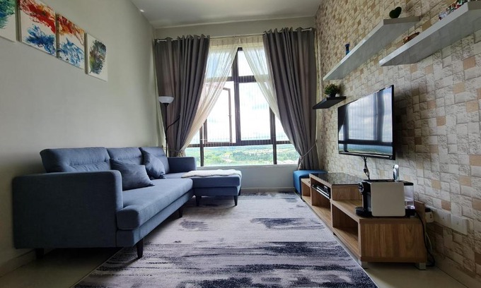 Kempas Apartment | Elevated E Life D Summit Residences: Wifi & Netflix Fun