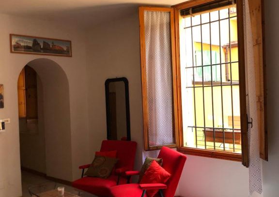 Dozza Apartment | Experience Vic Campeggi: Rated 9/10, Family-Friendly Retreat
