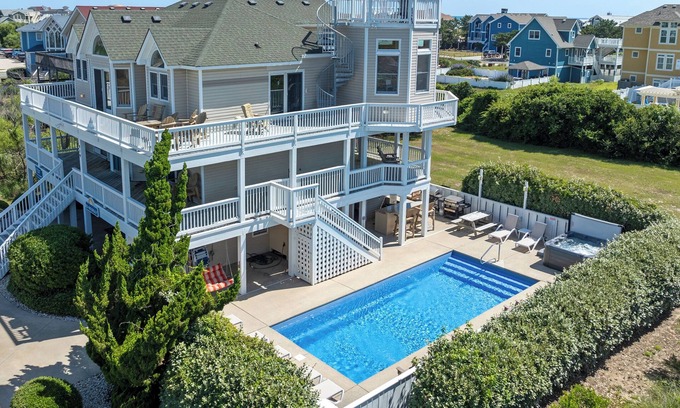 Whalehead Beach House | Unwind at E=M(Sea)2: Private Pool & Rooftop Ocean View