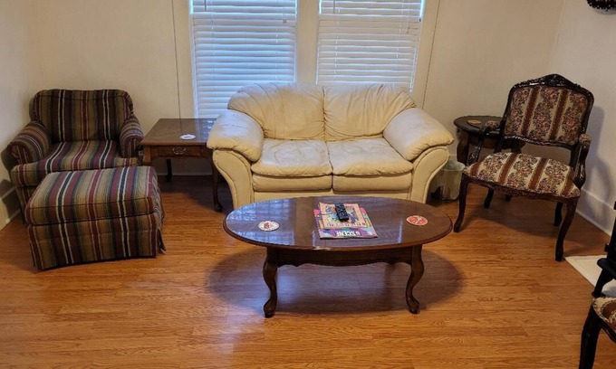 Maxwell House | Charming Nashville Retreat: Steps to 5Points & Ocean View