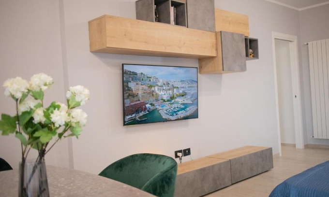 Naples Apartment | Top-Rated E-Twelve Apartment: Family-Friendly Comfort