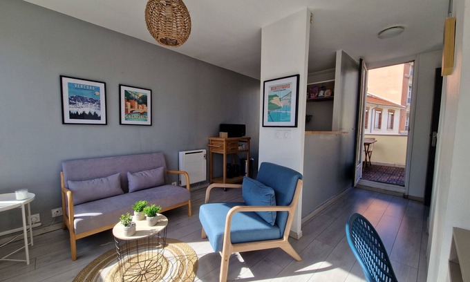 Quartier Hyper-Centre Apartment | Pet-Friendly Terrace with a View of the Bastille