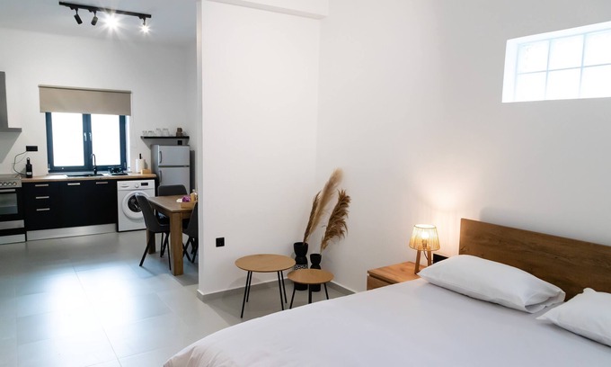 Ermoupoli Apartment | "E1" Epsilon Premium Studios