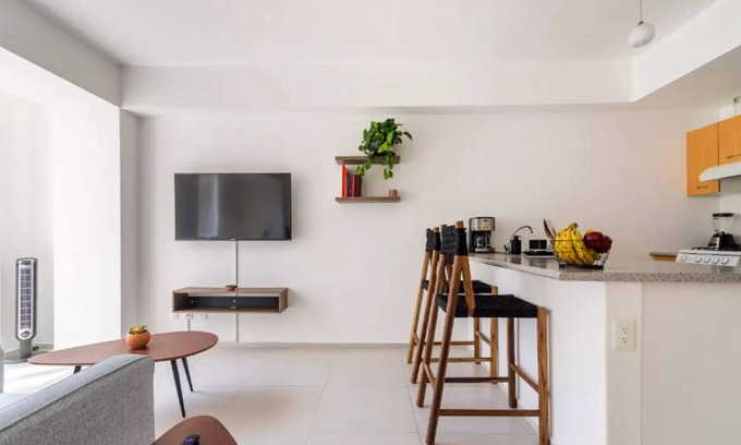 Cuauhtemoc Apartment | Deluxe 1BR/1BTH Retreat with Kitchen & Pet-Friendly Perks