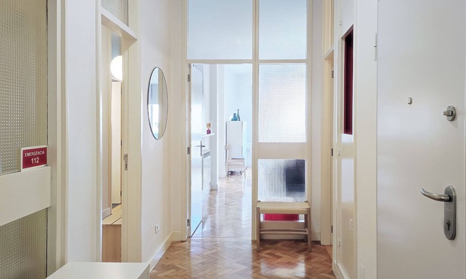 Paranhos Apartment | Family-Friendly Retreat with Spa & Breakfast Included