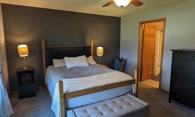 Oshkosh House | Exceptional EAA AirVenture 2024 Whole Home Rental