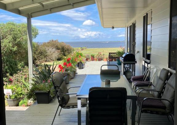 Eagle Point Apartment | Experience Eagle Bay Views with Private Beach Access