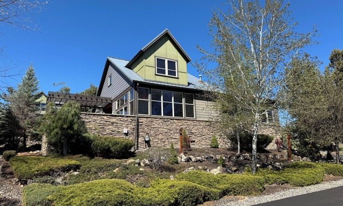 Redmond House | Eagle Crest Getaway