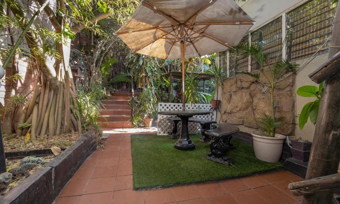 South Durban Apartment | Pet-Friendly Retreat at Eagle Forest Inn with Pool Access
