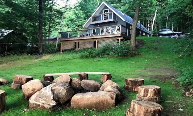 Machar Cabin | Escape to Eagle Lake - Your Family-Friendly Retreat