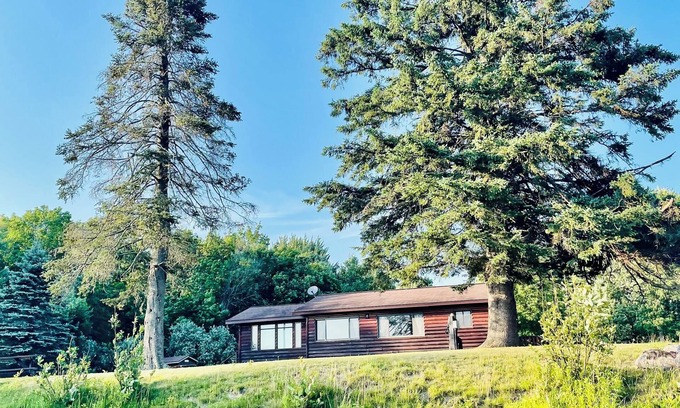 Winter Cabin | Experience Eagle Lodge: Cozy Cabin by Chippewa River