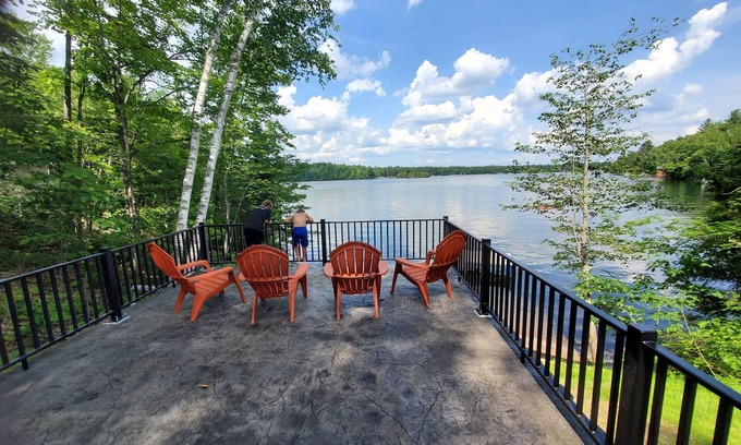 Lac du Flambeau House | Unforgettable Stay at Eagle Point Rental on White Sand Lake