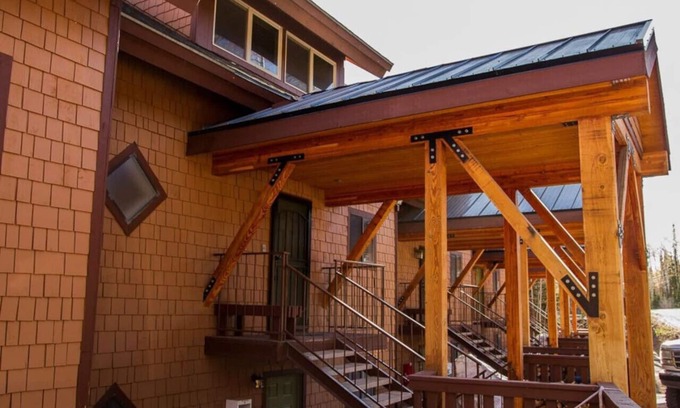 Beaver Condo | Premier Eagle Point Ski Resort Wooded Ridge Condos