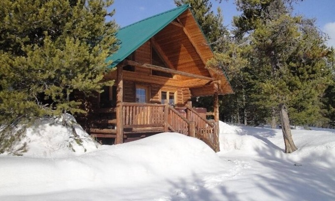 Island Park Hotel | Relaxing Eagle Ridge Ranch with Spa & Family Amenities
