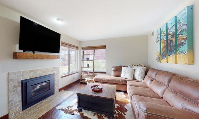 Edwards Apartment | Family-Friendly Eagle River Escape: Nature Awaits You!