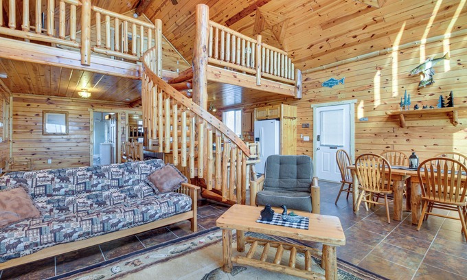 Garrison Cottage | Relax at Eagle's Nest Cabin: Pet-Friendly Lake Retreat