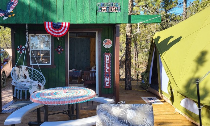Hot Springs Cabin | Experience Eagle's Nest Cabin with Hot Tub & Canyon Views