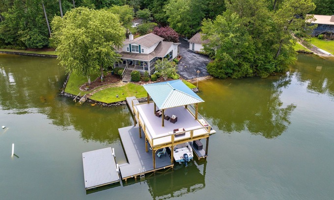 Pleasure Point House | Inviting Eagle's Nest on Lake Martin with Pool & Lake View