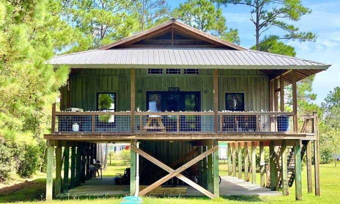 Sapelo Island House | Unforgettable Eagle's Nest on Sapelo Island: Beachfront Comfort