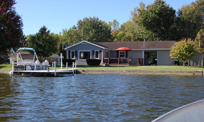 Silver Lake House | Experience Eagle's View: Waterfront Home with Stunning Amenities