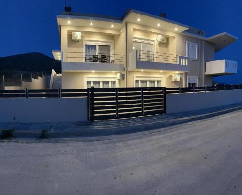 Karystos House | Family-Friendly Escape at Eagleviewkarystos Hotel