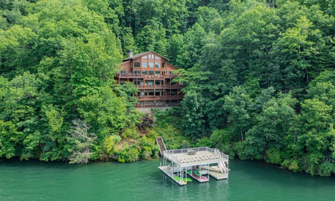 Blue Ridge House | Escape to Blue Ridge: Family-Friendly Eagles Landing Retreat