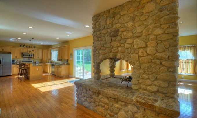 West Mystic House | Unforgettable Eagles Nest at Mystic Manor with Ocean Views