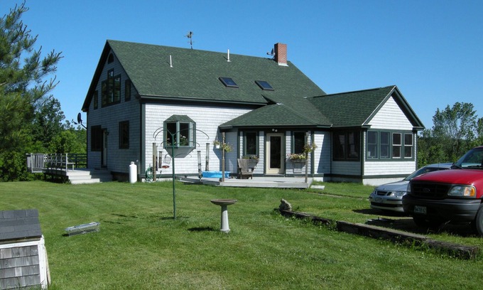 Dresden House | Pet-Friendly Eagles Nest with Pool Near Eastern River