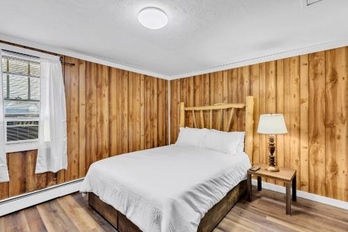 Escanaba Hotel | Family-Friendly Eagles Nest Motel Unit 6 Awaits You