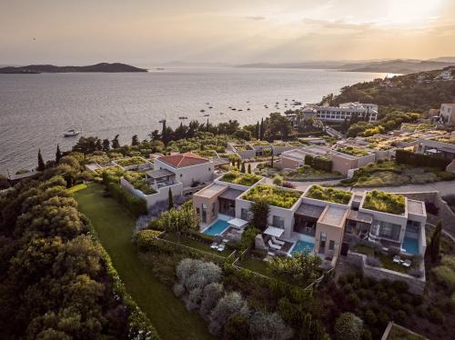 Ouranoupoli Resort | Explore Eagles Villas - A 5-Star Oceanfront Retreat