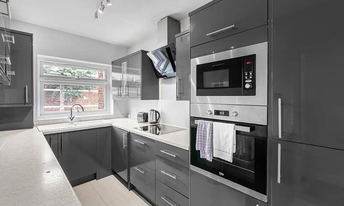 Ealing Broadway Apartment | Ealing Broadway Apartment | Pass the Keys