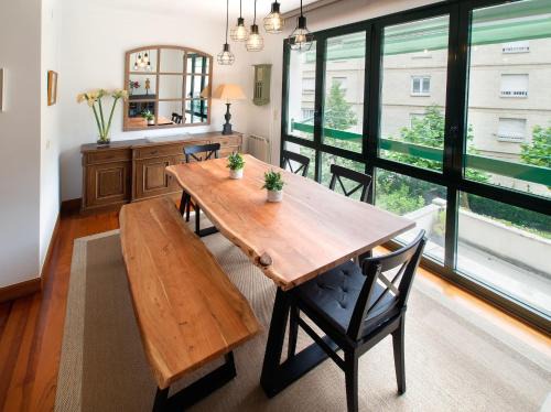 Zarautz Apartment | Enjoy Earra - Central Location, Steps from the Beach