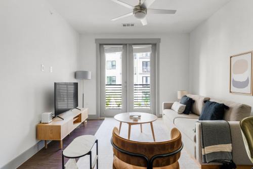 Govalle Apartment | East Austin Retreat: Pool, Gym & Pet-Friendly Stay