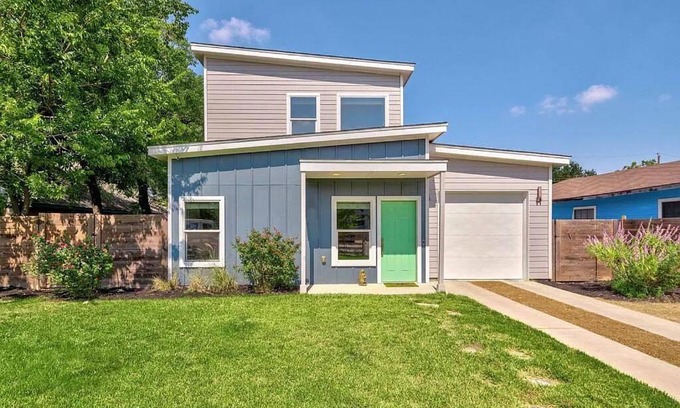 Montopolis House | Pet-Friendly East Austin Home with Family Amenities