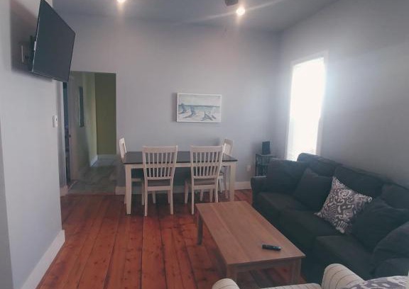 East Bayside Apartment | Discover East Bayside/Munjoy - Downtown Family Retreat